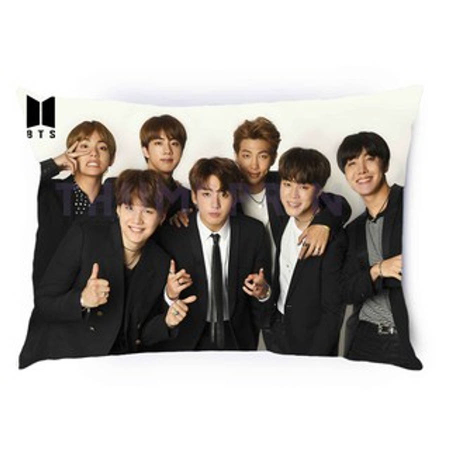 כרית חמודה של להקת BTS טפט