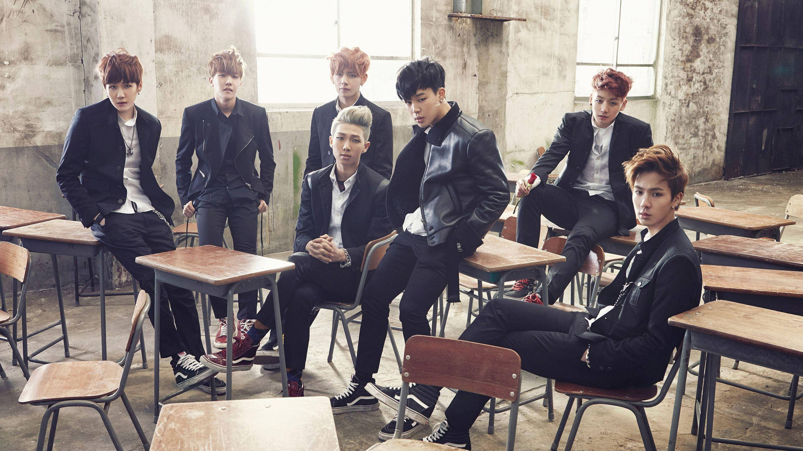 תמונת רקע לשולחן העבודה של BTS "Boy In Luv" טפט