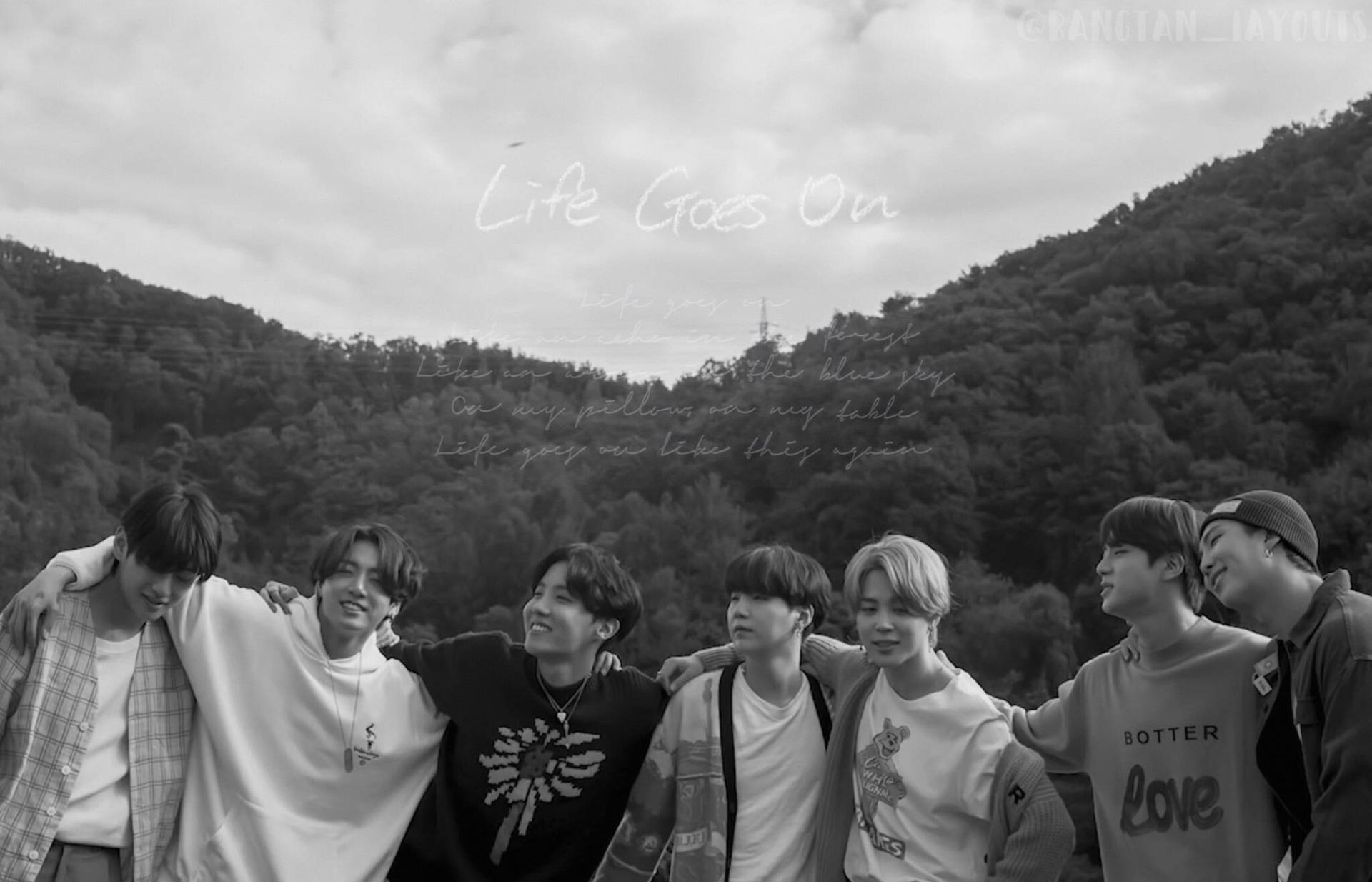 BTS Life Goes On בגווני אפור