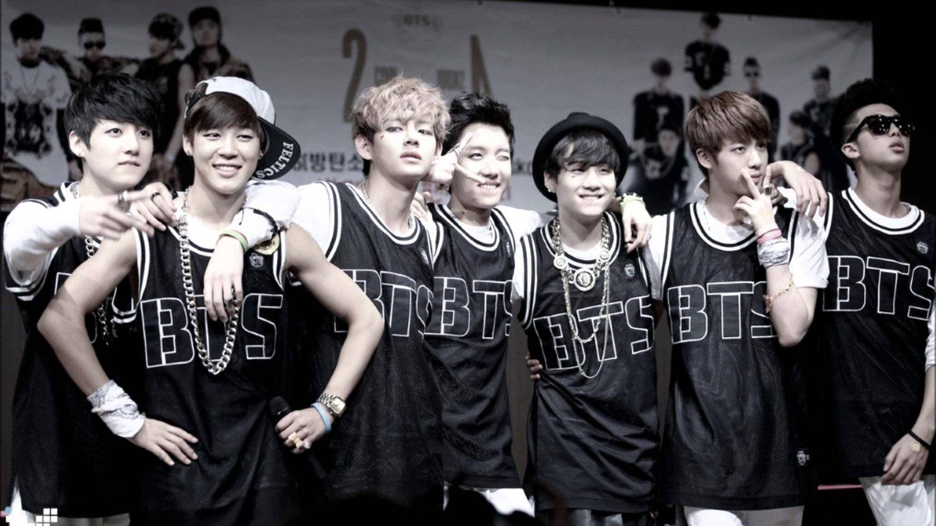 BTS בחולצות כדורגל למחשב נייד טפט