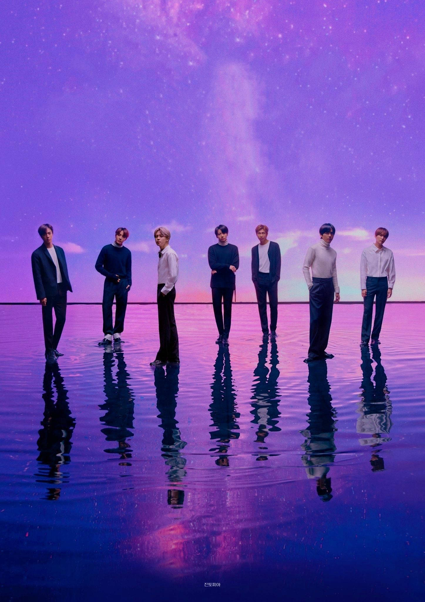 BTS OT7 על רקע סגול פסטל טפט