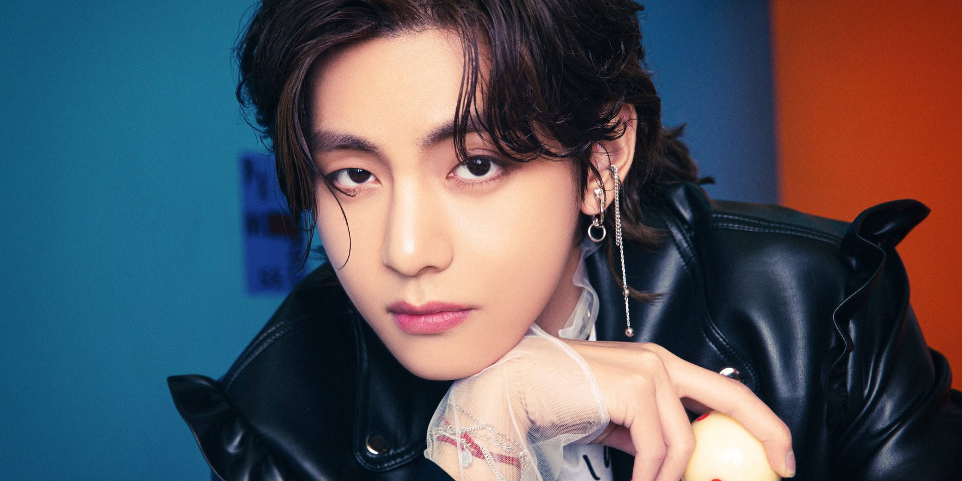 BTS V ז'קט עור שחור טפט