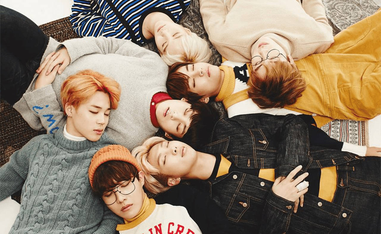 BTS ישנים אחד על השני בחמידות טפט