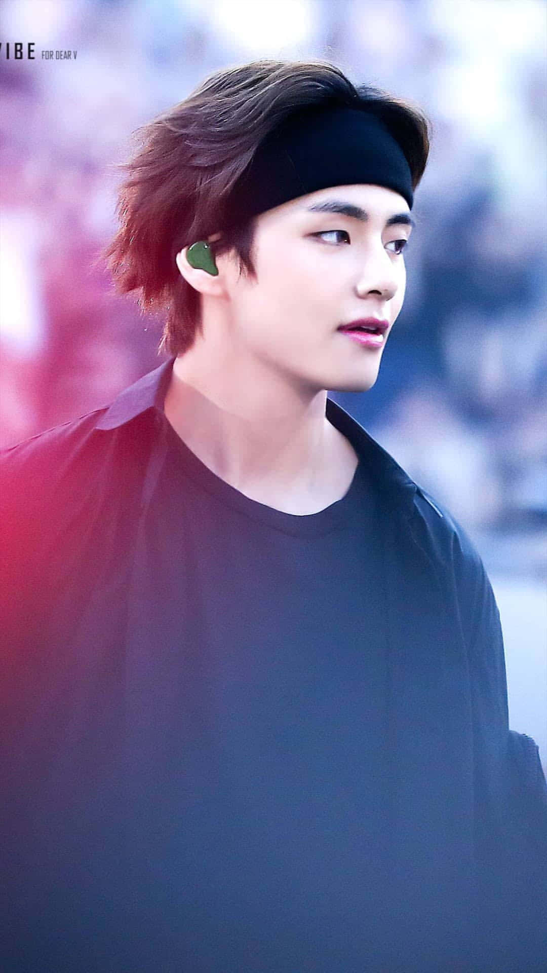 BTS חבר V בפרופיל צדדי טפט