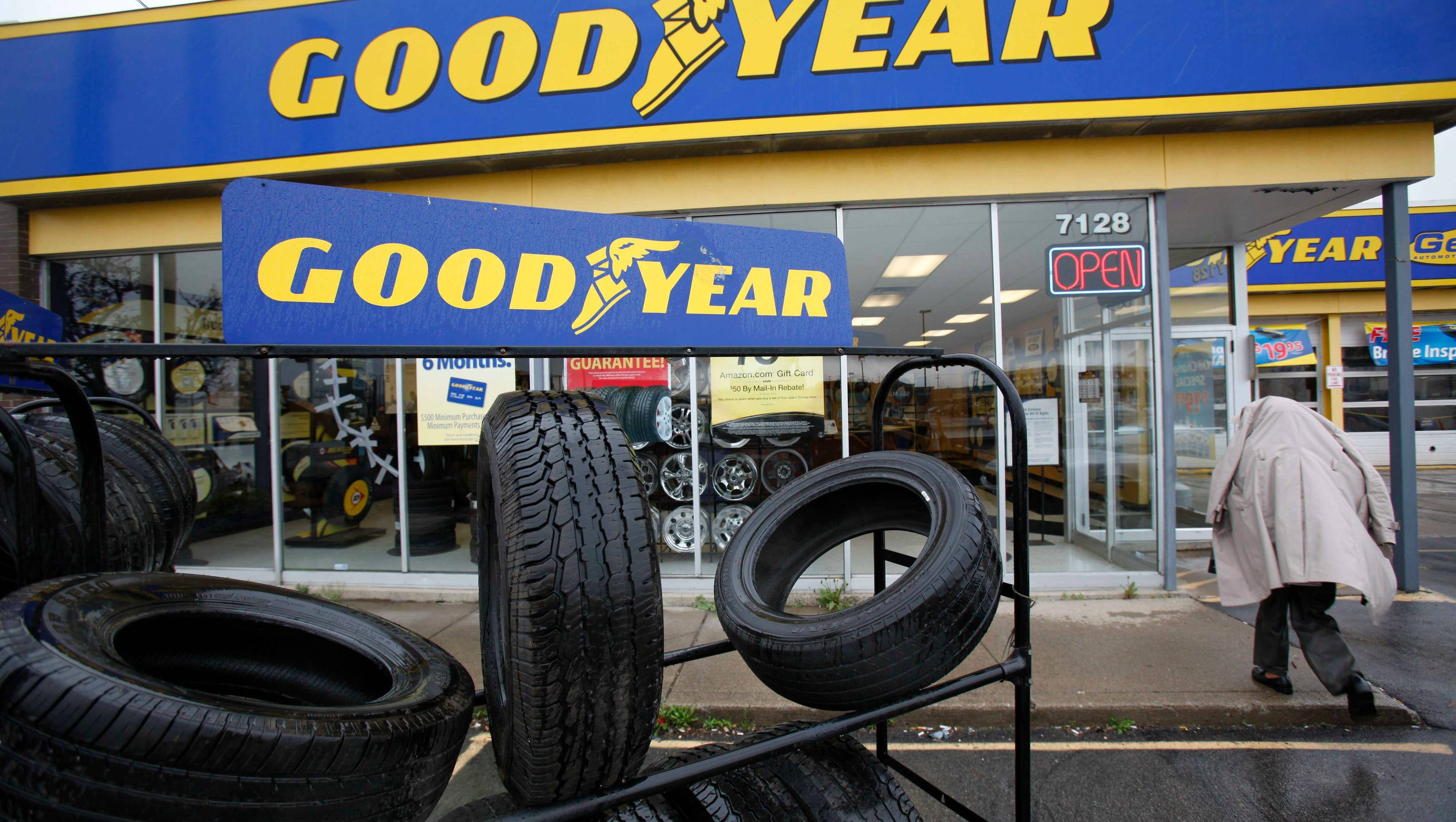 צילום חוץ של חנות Goodyear טפט