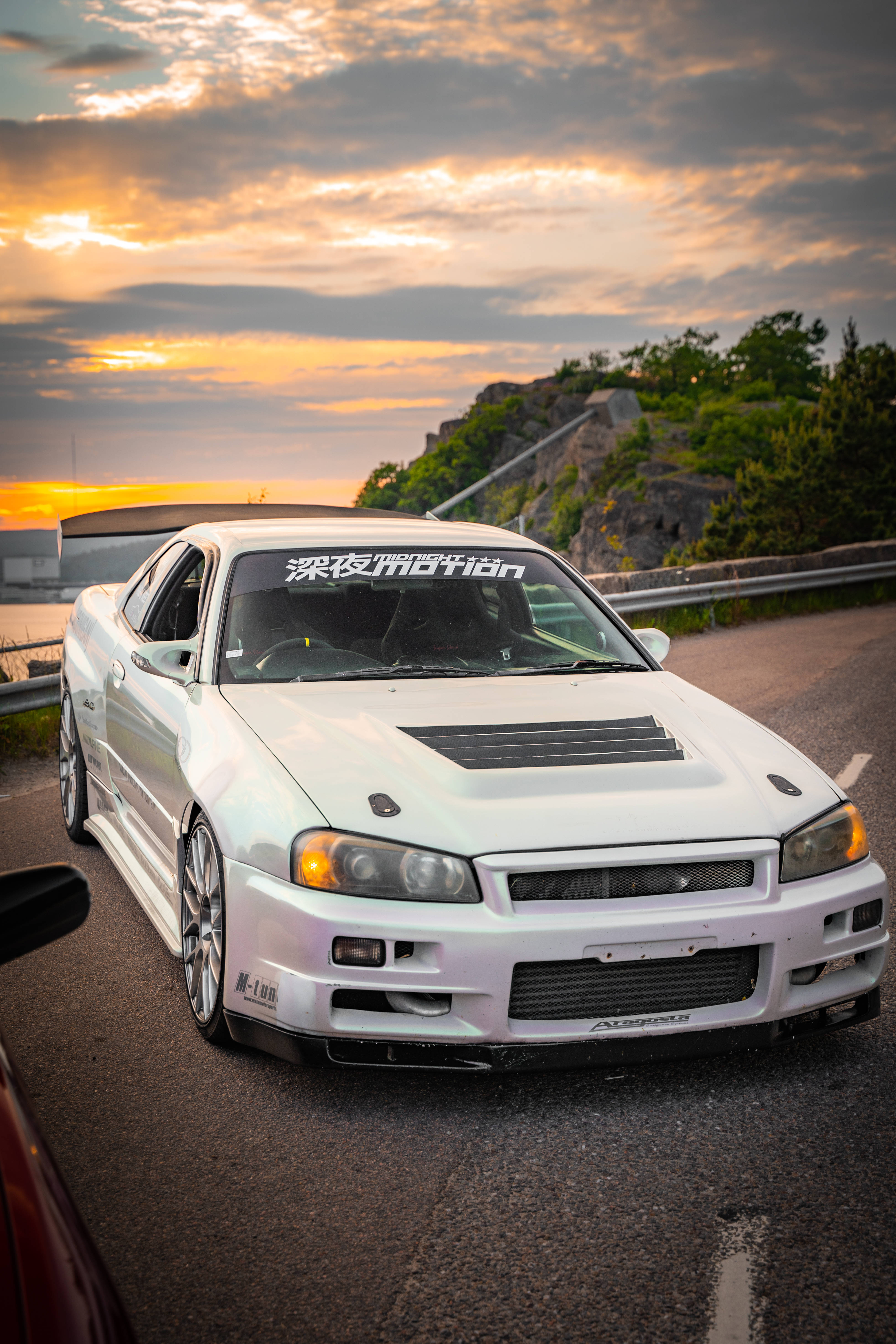 ניסאן סקייליין GTR R34 לבנה טפט