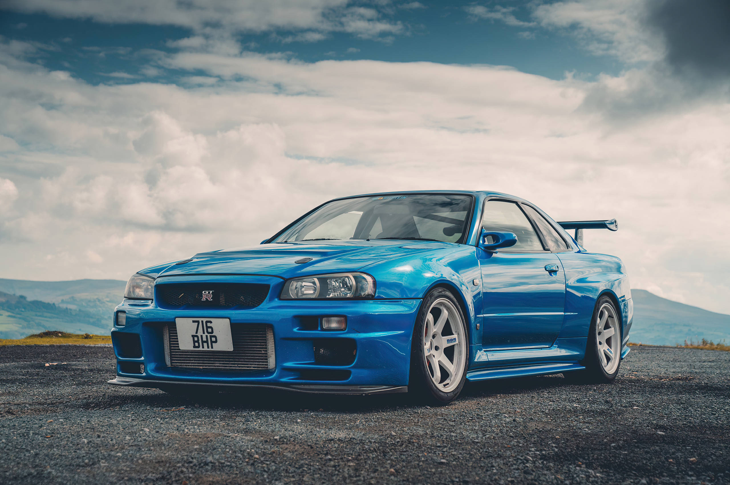 ניסאן סקייליין GTR R34 בצבע טורקיז טפט