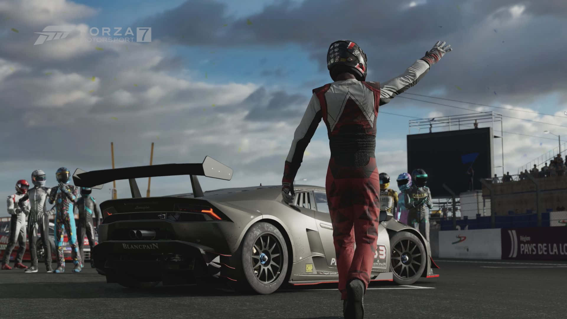 רקע HD של Forza Motorsport 7 ונהג מרוצים מנופף טפט