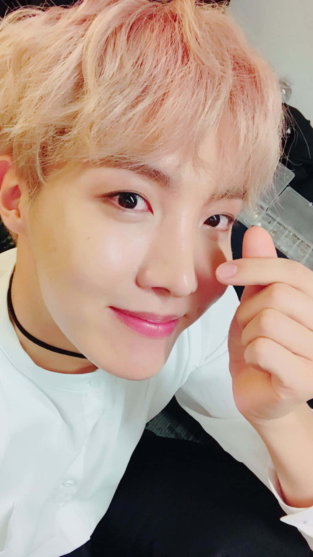 J-hope BTS לב אצבעות טפט