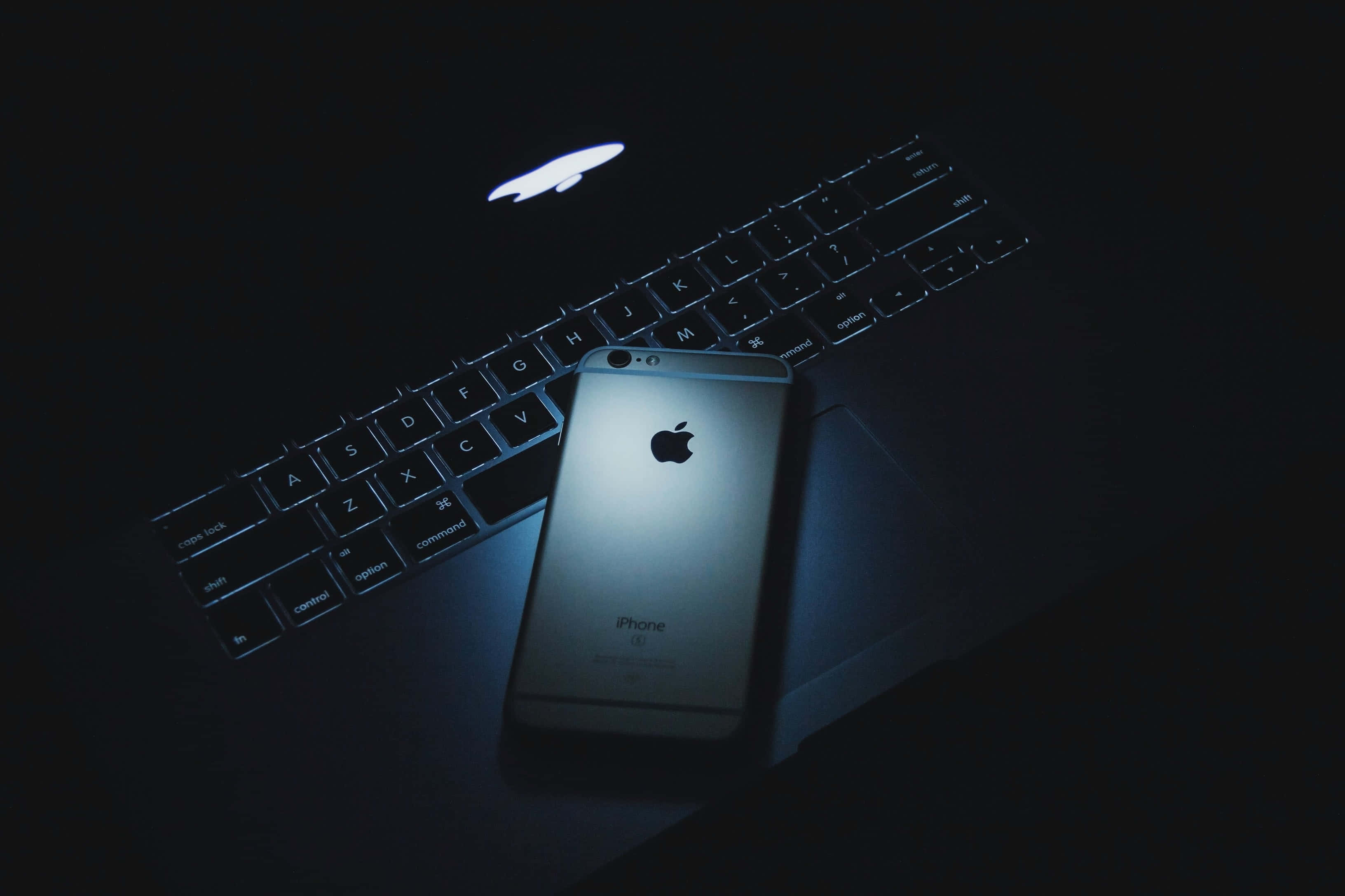 תיהנו מחוויית MacBook נוחה טפט