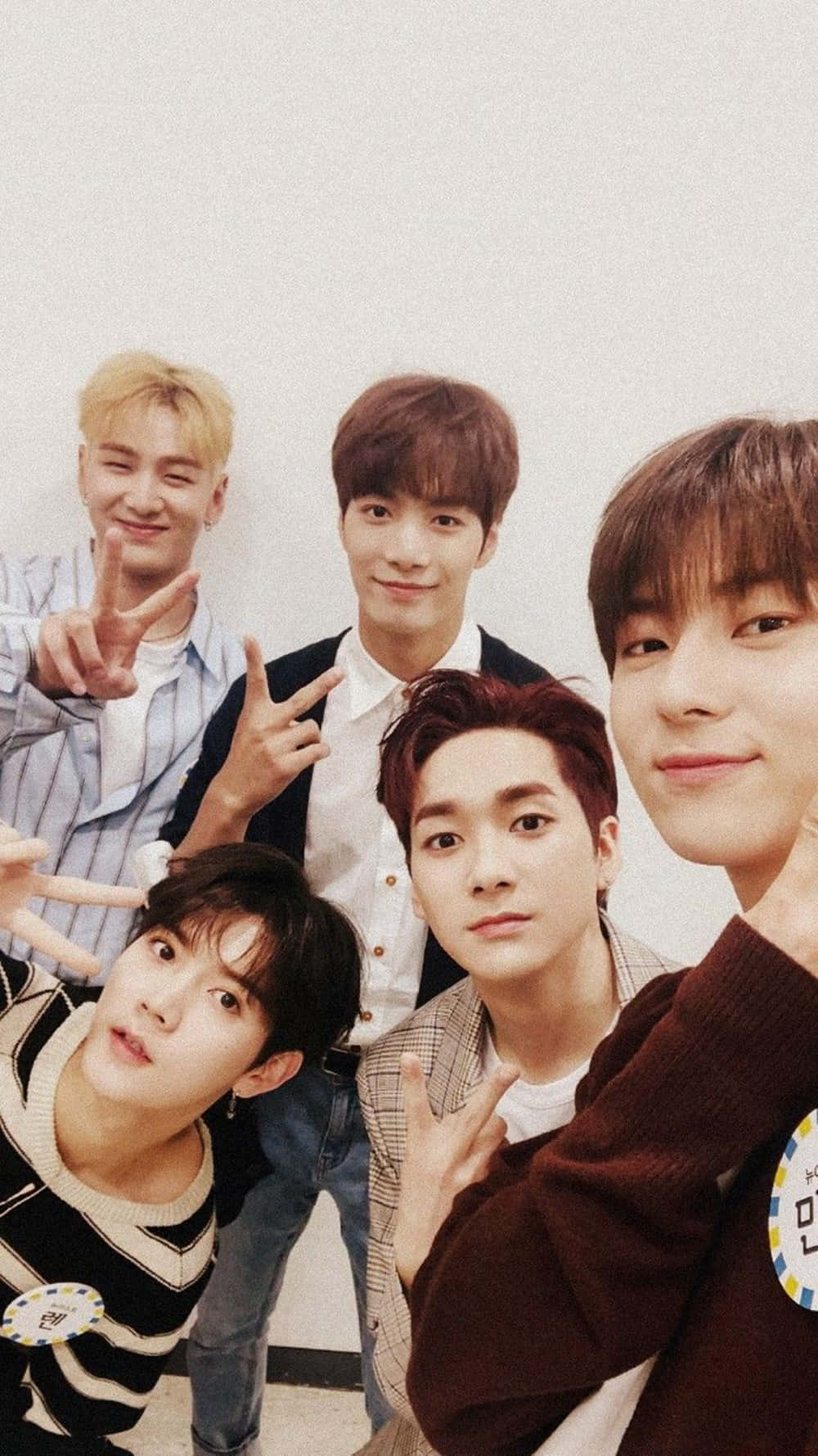 NU'EST - כוח במוזיקת ה-K-pop טפט