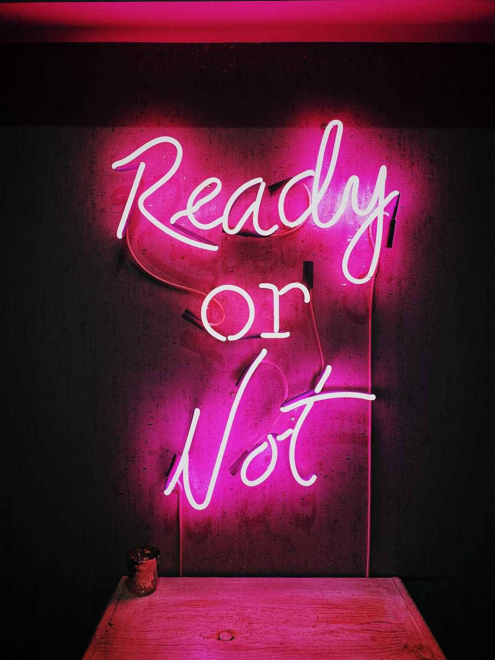 Ready Or Not אסתטיקה ורודה לוהטת טפט