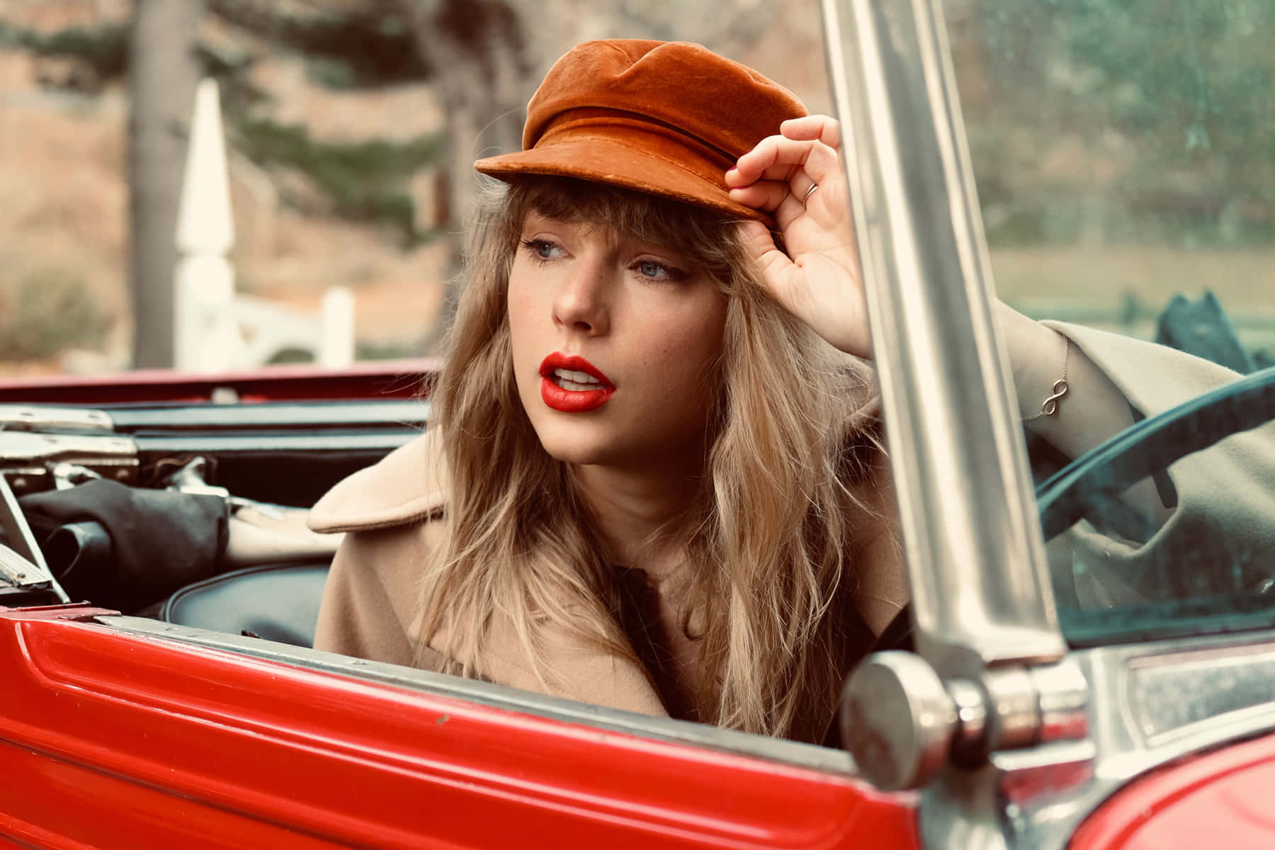 טיילור בקבריולה מתוך Red Taylors Version טפט