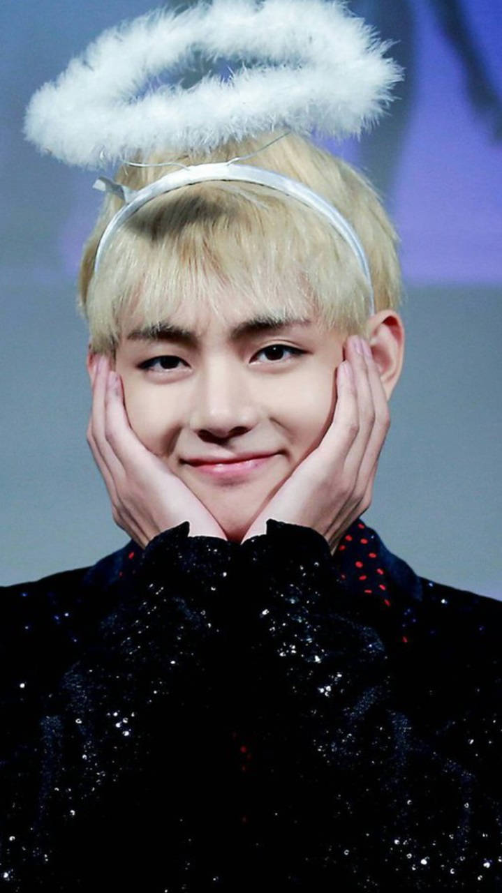 V מ-BTS חמוד עם הילה טפט