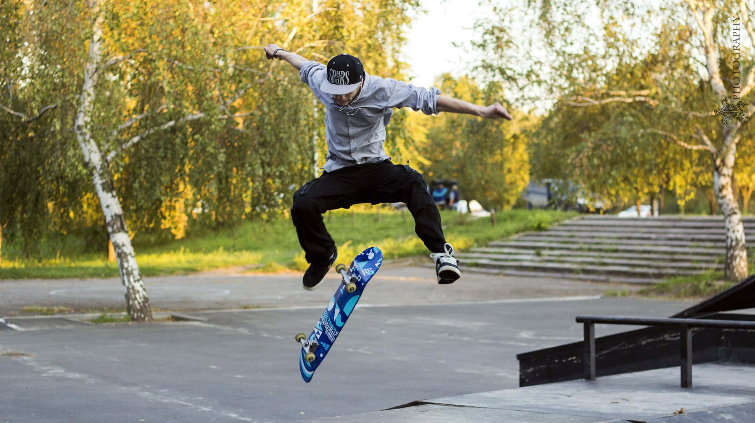 "גלוש על פי חוקיך והצהר כמו אף אחד אחר." טפט