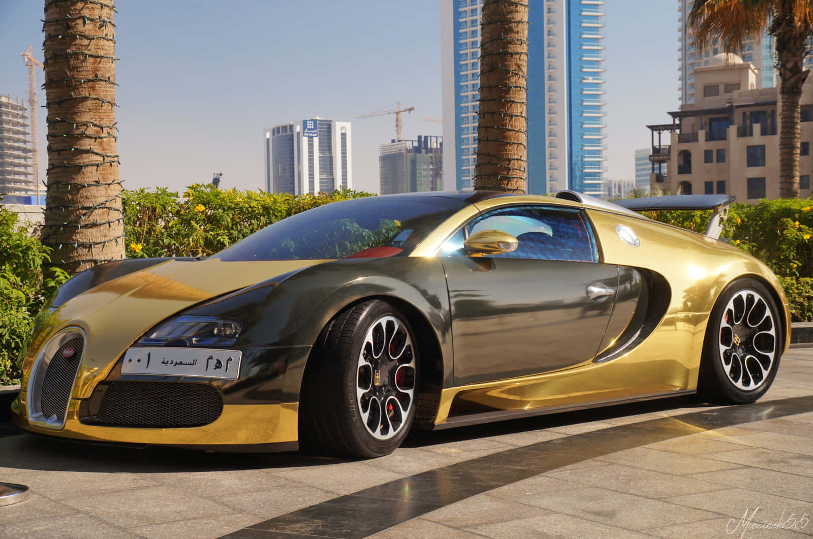 רכב בוגאטי ויירון מוזהב — בוגאטי טפט