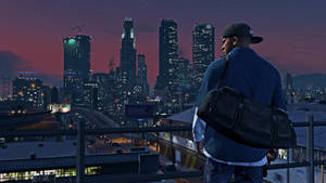 גבר מגניב מ-GTA עם תיק — Gta טפט