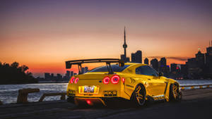 Revzilla HKS ניסאן GT-R צהובה 4K